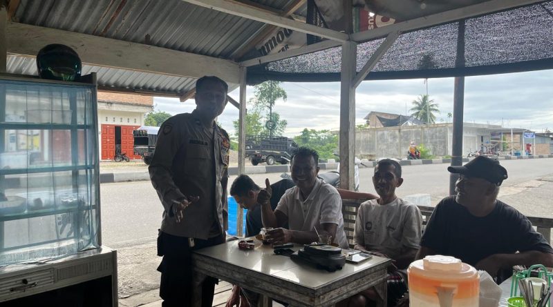 BHABINKAMTIMAS POLSUBSEKTOR JEUMPA POLRES ABDYA MELAKSANAKAN PATROLI PADA SIANG HARI DAN SAMBANG WARGA GUNA ANTISIPASI GUANTIBMAS DAN BERI PESAN-PESAN KAMTIBMAS BHABINKAMTIMAS POLSUBSEKTOR JEUMPA POLRES ABDYA MELAKSANAKAN PATROLI PADA SIANG HARI DAN SAMBANG WARGA GUNA ANTISIPASI GUANTIBMAS DAN BERI PESAN-PESAN KAMTIBMAS