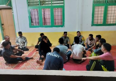 Guna Antisipasi Guantibmas Di Wilkum Polsek Kuala Bate Bhabinkamtibmas Polsek Kuala Batee Polres Abdya Gelar Patroli Malam Dan Sambang Warga Serta Beri Pesan-Pesan Kamtibmas Guna Antisipasi Guantibmas Di Wilkum Polsek Kuala Bate Bhabinkamtibmas Polsek Kuala Batee Polres Abdya Gelar Patroli Malam Dan Sambang Warga Serta Beri Pesan-Pesan Kamtibmas