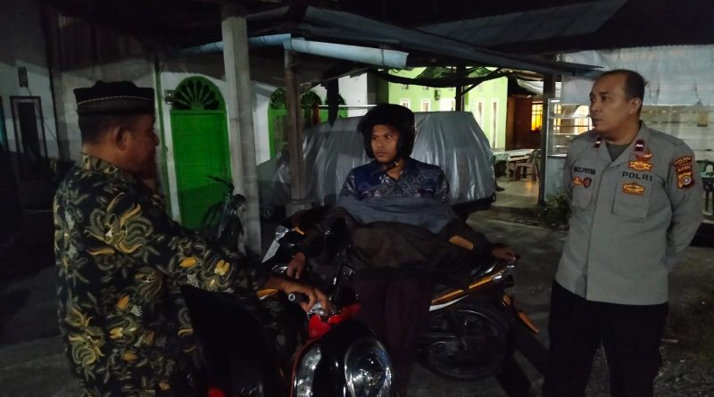 Guna Antisipasi Guantibmas Di Wilkum Polsek Tangan-Tangan, Bhabinkamtibmas Polsek Tangan-Tangan Polres Abdya Gelar Patroli Malam Dan Sambang Warga Serta Beri Pesan-Pesan Kamtibmas