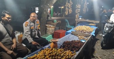 Guna Antisipasi Guantibmas Di Wilkum Polsek Susoh, Bhabinkamtibmas Polsek Susoh Polres Aceh Barat Daya Gelar Patroli Malam dan Sambang Warga Serta Beri Pesan-Pesan Kamtibmas