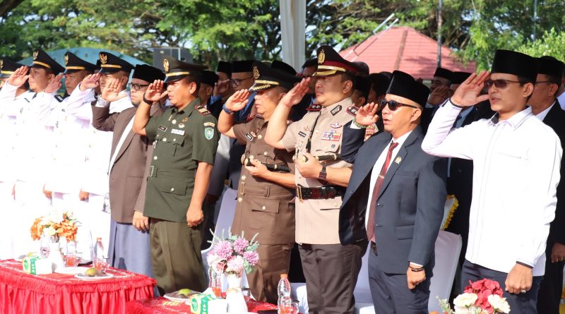 Kapolres Abdya Menghadiri Upacara Peringatan Hari Otonomi Daerah Ke-XXX Tahun 2026 di Halaman Kantor Buapti Abdya Kapolres Abdya Menghadiri Upacara Peringatan Hari Otonomi Daerah Ke-XXX Tahun 2026 di Halaman Kantor Buapti Abdya