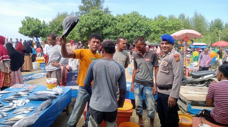Personel Satpol Airud Polres Abdya Laksanakan Patroli dan Sambang Nelayan di TPI Ujung Serangga, Pastikan Keselamatan dan Keamanan Personel Satpol Airud Polres Abdya Laksanakan Patroli dan Sambang Nelayan di TPI Ujung Serangga, Pastikan Keselamatan dan Keamanan