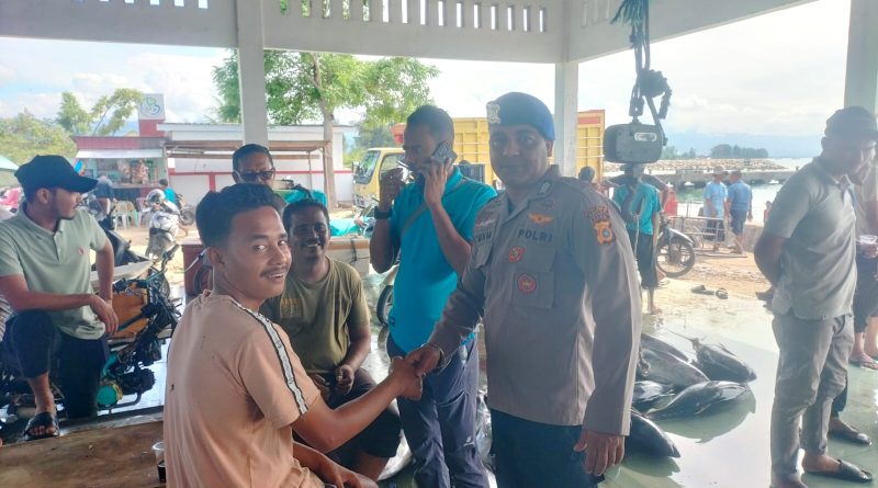 Personel Satpol Airud Polres Abdya Laksanakan Patroli dan Sambang Nelayan di TPI Ujung Serangga, Pastikan Keselamatan dan Keamanan Personel Satpol Airud Polres Abdya Laksanakan Patroli dan Sambang Nelayan di TPI Ujung Serangga, Pastikan Keselamatan dan Keamanan