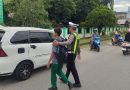 Personel Sat Lantas Polres Abdya Laksanakan Strongpoint Pagi di Depan Sekolah, Cegah Kemacetan dan Bantu Anak Sekolah Nyebrang Jalan Personel Sat Lantas Polres Abdya Laksanakan Strongpoint Pagi di Depan Sekolah, Cegah Kemacetan dan Bantu Anak Sekolah Nyebrang Jalan