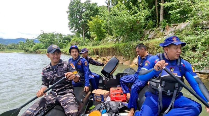Polres Aceh Barat Daya Terjunkan Tim Cari Kepala dusun IV desa Geulumpang Payong yang Hilang di Pegunungan Polres Aceh Barat Daya Terjunkan Tim Cari Kepala dusun IV desa Geulumpang Payong yang Hilang di Pegunungan