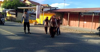 Cegah Kemacetan dan Beri Rasa Aman Bagi Anak Sekolah dan Pengguna Jalan raya, Pesonel Polsek Manggeng Laksanakan Strongpoint Pagi dan Gaturlalin di depan Sekolah Cegah Kemacetan dan Beri Rasa Aman Bagi Anak Sekolah dan Pengguna Jalan raya, Pesonel Polsek Manggeng Laksanakan Strongpoint Pagi dan Gaturlalin di depan Sekolah