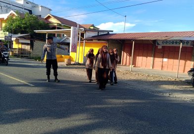 Cegah Kemacetan dan Beri Rasa Aman Bagi Anak Sekolah dan Pengguna Jalan raya, Pesonel Polsek Manggeng Laksanakan Strongpoint Pagi dan Gaturlalin di depan Sekolah Cegah Kemacetan dan Beri Rasa Aman Bagi Anak Sekolah dan Pengguna Jalan raya, Pesonel Polsek Manggeng Laksanakan Strongpoint Pagi dan Gaturlalin di depan Sekolah