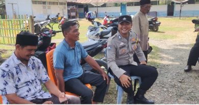Bhabinkamtibmas Polsubsektor Setia Polres Abdya Laksanakan Patroli dan Sambang Warga Bhabinkamtibmas Polsubsektor Setia Polres Abdya Laksanakan Patroli dan Sambang Warga