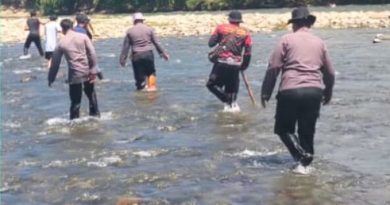 Sudah Berjalan 7 Hari, Polres Aceh Barat Daya Terus Melakukan Pencari Kepala dusun IV desa Geulumpang Payong yang Hilang di Pegunungan Sudah Berjalan 7 Hari, Polres Aceh Barat Daya Terus Melakukan Pencari Kepala dusun IV desa Geulumpang Payong yang Hilang di Pegunungan