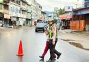 Personel Sat Lantas Polres Abdya Gelar Strongpoint Pagi di Depan Sekolah, Cegah Kemacetan Serta Bantu Anak Sekolah Nyebrang Jalan Personel Sat Lantas Polres Abdya Gelar Strongpoint Pagi di Depan Sekolah, Cegah Kemacetan Serta Bantu Anak Sekolah Nyebrang Jalan