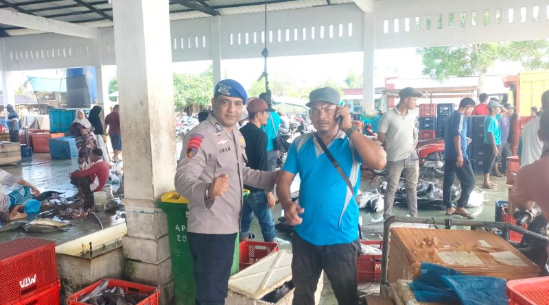 Personel Satpol Airud Polres Abdya Laksanakan Patroli dan Sambang Nelayan di TPI Ujung Serangga, Pastikan Keamanan dan Keselamatan Personel Satpol Airud Polres Abdya Laksanakan Patroli dan Sambang Nelayan di TPI Ujung Serangga, Pastikan Keamanan dan Keselamatan