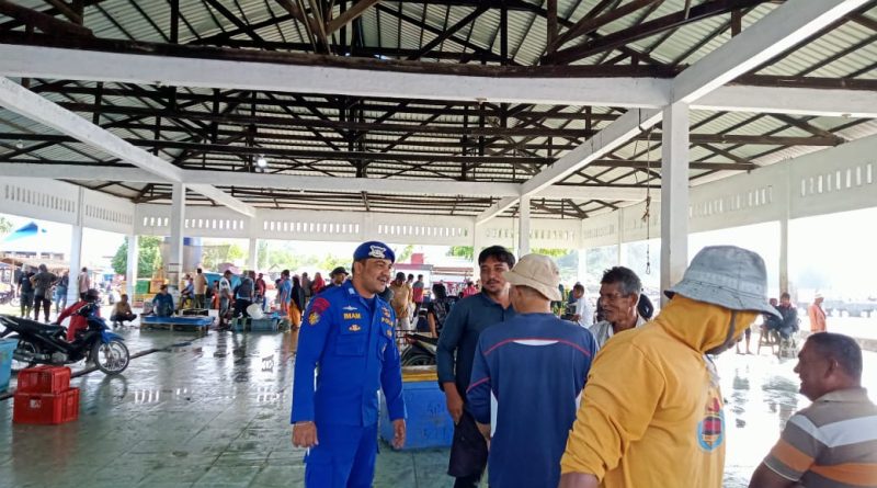 Personil Satpolairud Polres Abdya Laksanakan Patroli dan sambang Nelayan di Pesisir Pantai Ujung Serangga Kecamatan Susoh Personil Satpolairud Polres Abdya Laksanakan Patroli dan sambang Nelayan di Pesisir Pantai Ujung Serangga Kecamatan Susoh