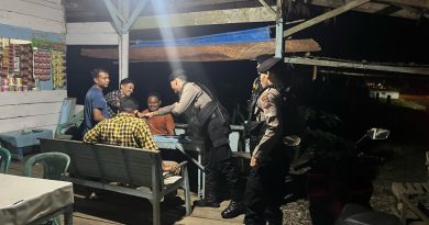 Team Patroli Perintis Presisi Sat Samapta Polres Abdya Gelar Kegiatan Patroli Malam dan Sambang Masyarakat Dalam Rangka Menciptakan Situasi Kondusif Serta Antisipasi Guantibmas Team Patroli Perintis Presisi Sat Samapta Polres Abdya Gelar Kegiatan Patroli Malam dan Sambang Masyarakat Dalam Rangka Menciptakan Situasi Kondusif Serta Antisipasi Guantibmas