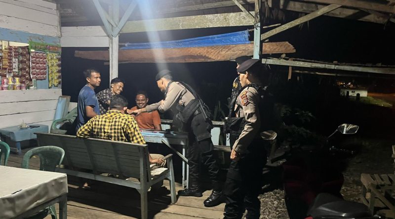 Team Patroli Perintis Presisi Sat Samapta Polres Abdya Gelar Kegiatan Patroli Malam dan Sambang Masyarakat Dalam Rangka Menciptakan Situasi Kondusif Serta Antisipasi Guantibmas Team Patroli Perintis Presisi Sat Samapta Polres Abdya Gelar Kegiatan Patroli Malam dan Sambang Masyarakat Dalam Rangka Menciptakan Situasi Kondusif Serta Antisipasi Guantibmas