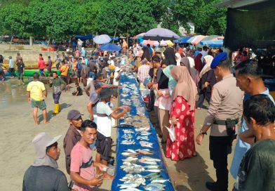 Personil Satpolairud Polres Abdya Gelar Patroli dan sambang Nelayan di Pesisir Pantai Ujung Serangga Kecamatan Susoh Personil Satpolairud Polres Abdya Gelar Patroli dan sambang Nelayan di Pesisir Pantai Ujung Serangga Kecamatan Susoh