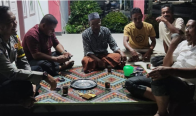 Bhabinkamtibmas Polsubsektor Setia Polres Abdya Laksanakan Patroli Malam dan Sambang Warga Bhabinkamtibmas Polsubsektor Setia Polres Abdya Laksanakan Patroli Malam dan Sambang Warga