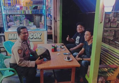 Bhabinkamtibmas Polsek Susoh Polres Abdya Gelar Kegiatan Patroli dan Sambang Warga Guna Antisipasi Guantibmas di malam Hari Bhabinkamtibmas Polsek Susoh Polres Abdya Gelar Kegiatan Patroli dan Sambang Warga Guna Antisipasi Guantibmas di malam Hari