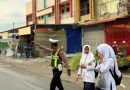 Urai Kemacetan Serta Bantu Anak Sekolah Nyebrang Jalan Raya, Personel SatLantas Polres Abdya gelar Strongpoint Pagi di Depan Sekolah Serta Persimpangan jalan Raya Urai Kemacetan Serta Bantu Anak Sekolah Nyebrang Jalan Raya, Personel SatLantas Polres Abdya gelar Strongpoint Pagi di Depan Sekolah Serta Persimpangan jalan Raya