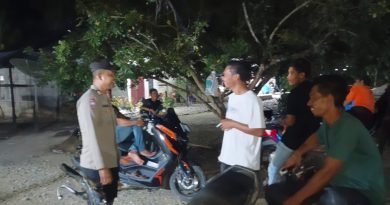 Cegah Guantibmas Serta Antisipasi Musim Kemarau ekstrim, Bhabinkamtibmas Polsek Babahrot, Polres Abdya Laksanakan Patroli Malam dan sambang Masyarakat serta beri pesan kamtibmas Cegah Guantibmas Serta Antisipasi Musim Kemarau ekstrim, Bhabinkamtibmas Polsek Babahrot, Polres Abdya Laksanakan Patroli Malam dan sambang Masyarakat serta beri pesan kamtibmas