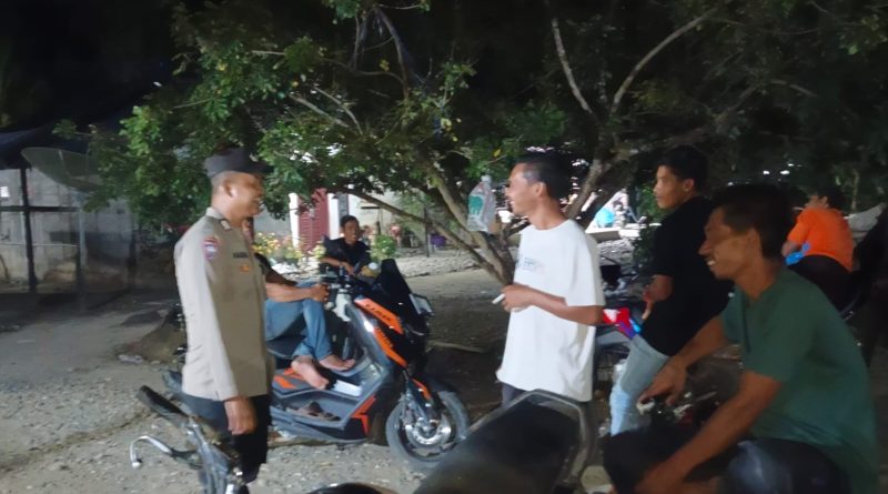 Cegah Guantibmas Serta Antisipasi Musim Kemarau ekstrim, Bhabinkamtibmas Polsek Babahrot, Polres Abdya Laksanakan Patroli Malam dan sambang Masyarakat serta beri pesan kamtibmas Cegah Guantibmas Serta Antisipasi Musim Kemarau ekstrim, Bhabinkamtibmas Polsek Babahrot, Polres Abdya Laksanakan Patroli Malam dan sambang Masyarakat serta beri pesan kamtibmas