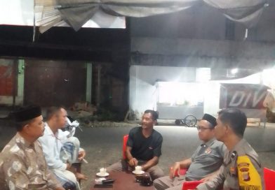 Cegah Guantibmas Malam hari, Bhabinkamtibmas Polsek Tangan-tangan, Polres Aceh Barat Daya Gelar Patroli Malam dan sambang Masyarakat serta beri pesan kamtibmas Cegah Guantibmas Malam hari, Bhabinkamtibmas Polsek Tangan-tangan, Polres Aceh Barat Daya Gelar Patroli Malam dan sambang Masyarakat serta beri pesan kamtibmas