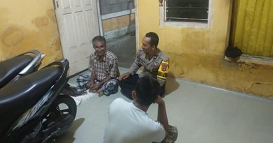 Guna Antisipasi Guantibmas dan Kejahatan Malam, Bhabinkamtibmas Polsubsektor Jeumpa Polres Abdya Gelar Kegiatan rutin Patroli Malam dan Sambang Warga Serta Beri Pesan-Pesan Kamtibmas Guna Antisipasi Guantibmas dan Kejahatan Malam, Bhabinkamtibmas Polsubsektor Jeumpa Polres Abdya Gelar Kegiatan rutin Patroli Malam dan Sambang Warga Serta Beri Pesan-Pesan Kamtibmas