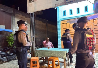 Personel Samapta Polres Abdya Gelar Kegiatan Rutin Patroli Malam Dialogis, Pastikan Situasi Kamtibmas Tetap Aman dan Kondusif Personel Samapta Polres Abdya Gelar Kegiatan Rutin Patroli Malam Dialogis, Pastikan Situasi Kamtibmas Tetap Aman dan Kondusif