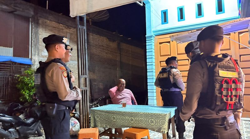 Personel Samapta Polres Abdya Gelar Kegiatan Rutin Patroli Malam Dialogis, Pastikan Situasi Kamtibmas Tetap Aman dan Kondusif Personel Samapta Polres Abdya Gelar Kegiatan Rutin Patroli Malam Dialogis, Pastikan Situasi Kamtibmas Tetap Aman dan Kondusif