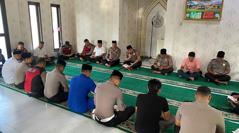 Personel Polres Abdya Laksanakan Kegiatan Binrohtal Rutin, Guna Membentuk Karakter Anggota Polri Yang Humanis Personel Polres Abdya Laksanakan Kegiatan Binrohtal Rutin, Guna Membentuk Karakter Anggota Polri Yang Humanis