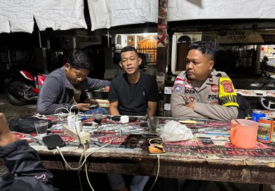 Antisipasi Guantibmas dan Kejahatan Malam, Bhabinkamtibmas Polsubsektor Setia Polres Abdya Gelar Kegiatan Rutin Patroli Malam dan Sambang Warga Serta Beri Pesan-Pesan Kamtibmas Antisipasi Guantibmas dan Kejahatan Malam, Bhabinkamtibmas Polsubsektor Setia Polres Abdya Gelar Kegiatan Rutin Patroli Malam dan Sambang Warga Serta Beri Pesan-Pesan Kamtibmas