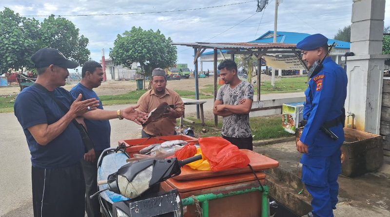 Guna Antisipasi Guantibmas di Pantai Ujung serangga, Personel Satpolairud Polres Abdya Gelar Kegiatan Patroli dan sambang Nelayan Pantai Ujung Serangga Guna Antisipasi Guantibmas di Pantai Ujung serangga, Personel Satpolairud Polres Abdya Gelar Kegiatan Patroli dan sambang Nelayan Pantai Ujung Serangga