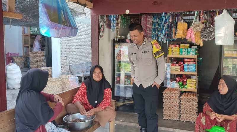 Guna Antisipasi Guantibmas di Lembah sabil, Bhabinkamtibmas Polsubsektor Lembah Sabil Polres Abdya Laksanakan Kegiatan Patroli Siang Serta Sambang Warga Guna Antisipasi Guantibmas di Lembah sabil, Bhabinkamtibmas Polsubsektor Lembah Sabil Polres Abdya Laksanakan Kegiatan Patroli Siang Serta Sambang Warga