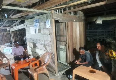 Guna Antisipasi Guantibmas dan Kejahatan Malam, Bhabinkamtibmas Polsubsektor Jeumpa Polres Abdya Gelar Kegiatan rutin Patroli Malam dan Sambang Warga Serta Beri Pesan-Pesan Kamtibmas Guna Antisipasi Guantibmas dan Kejahatan Malam, Bhabinkamtibmas Polsubsektor Jeumpa Polres Abdya Gelar Kegiatan rutin Patroli Malam dan Sambang Warga Serta Beri Pesan-Pesan Kamtibmas