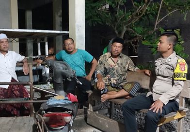 Antisipasi Guantibmas di Kecamatan Lembah Sabil, Bhabinkamtibmas Polsubsektor Lembah Sabil Polres Abdya Gelar Patroli Rutin Malam Hari dan Sambang Warga Antisipasi Guantibmas di Kecamatan Lembah Sabil, Bhabinkamtibmas Polsubsektor Lembah Sabil Polres Abdya Gelar Patroli Rutin Malam Hari dan Sambang Warga