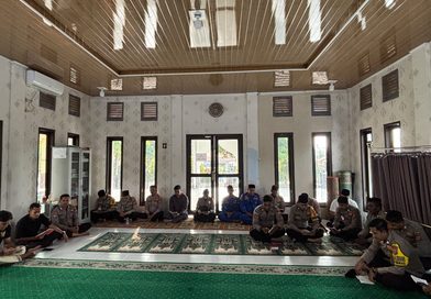 Perkuat Iman Lewat Membaca Yasin dan BerDzikir, Personel Polres Abdya Laksanakan Binrohtal Rutin Setiap Hari Kamis Perkuat Iman Lewat Membaca Yasin dan BerDzikir, Personel Polres Abdya Laksanakan Binrohtal Rutin Setiap Hari Kamis