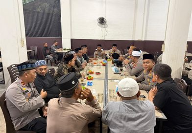 Hangat dan Akrab, Kapolres Abdya Ngopi Pagi Bersama Tokoh Agama dan Tokoh Masyarakat Abdya Hangat dan Akrab, Kapolres Abdya Ngopi Pagi Bersama Tokoh Agama dan Tokoh Masyarakat Abdya